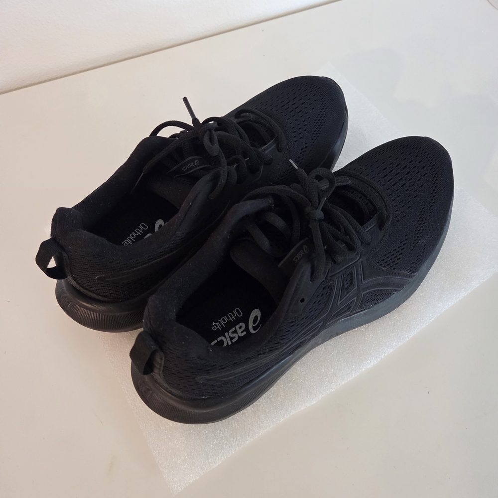 Asics Gel Sonoma 8 Black Running Shoes (W7.5)